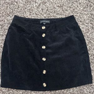 Cuuute black button up skirt